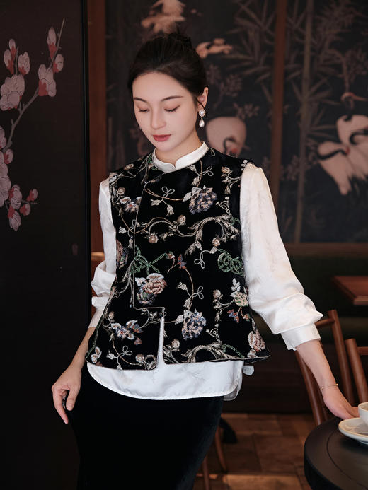 盛唐牡丹 |真丝加密缎亮片串珠偏襟马甲 商品图9