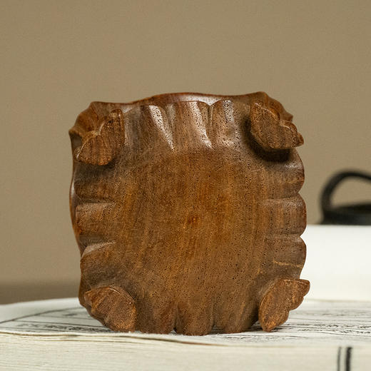 清 黄花梨一木整挖方形器座 商品图3