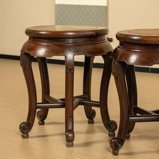 清 红木三弯腿五足圆凳成套（一套四只） 商品图2