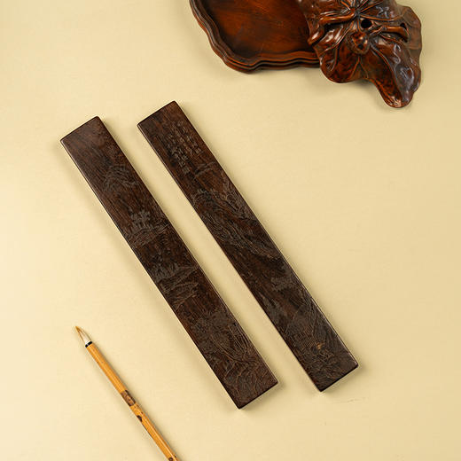 清 红木阴刻山水人物诗文镇纸（一对） 商品图4