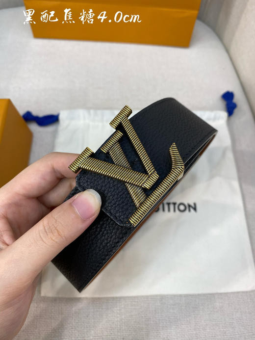 秋冬特惠💰350【LV】男士腰带 男士专柜品质掌纹腰帶 带身宽度4.0cm  配置精钢字母搭扣 商品图2