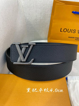 秋冬特惠💰350【LV】男士腰带 男士专柜品质掌纹腰帶 带身宽度4.0cm  配置精钢字母搭扣