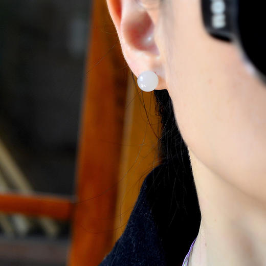 【积分】18K金和田玉烟紫耳钉  JD 商品图0