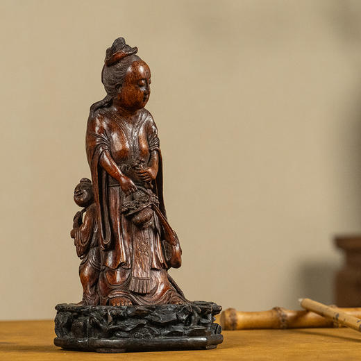清 竹雕麻姑献寿人物摆件（红木座） 商品图0