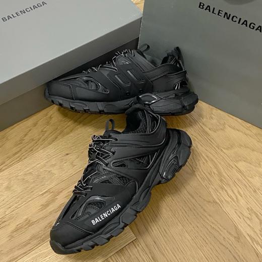 Balenciaga巴黎世家 Track 1.0 网布 圆头系带 运动休闲 减震防滑耐磨包裹性平衡 低帮 老爹鞋 银黑/黑色 商品图7