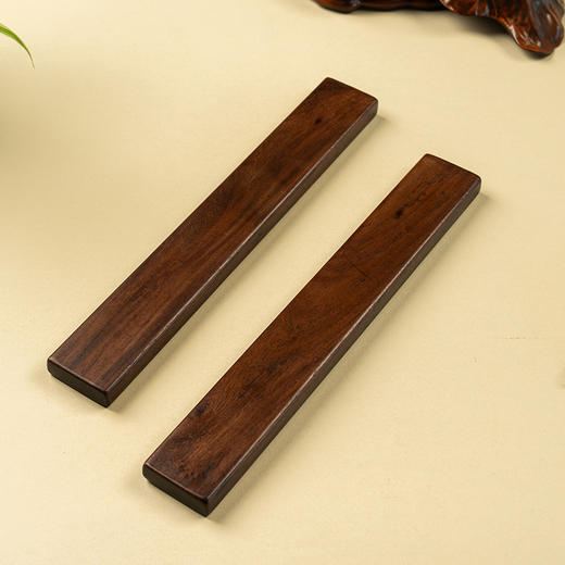 清 红木阴刻山水人物诗文镇纸（一对） 商品图3