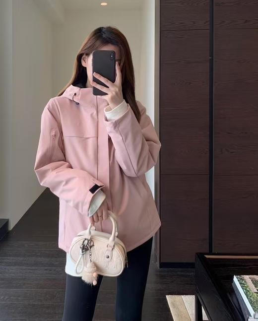 漂亮冲锋衣自由都市与山系功能型防风防雨冲锋衣 商品图8