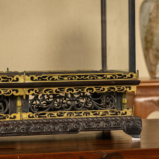 清 紫檀须弥座透雕卷草纹宝笼 商品图3