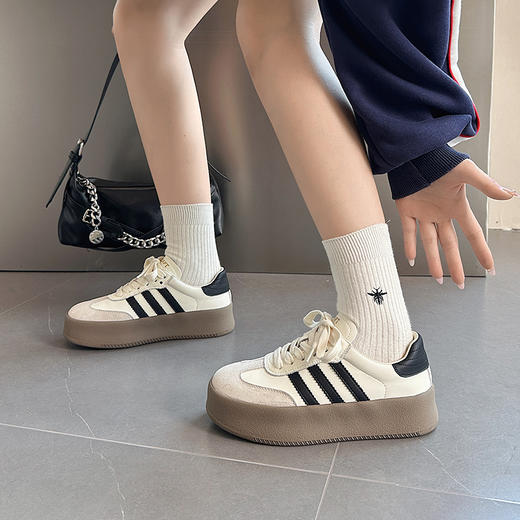 经典鲨2024年冬款百搭圆头时尚拼色加绒保暖德训鞋休闲鞋女KW356-D58081 商品图1