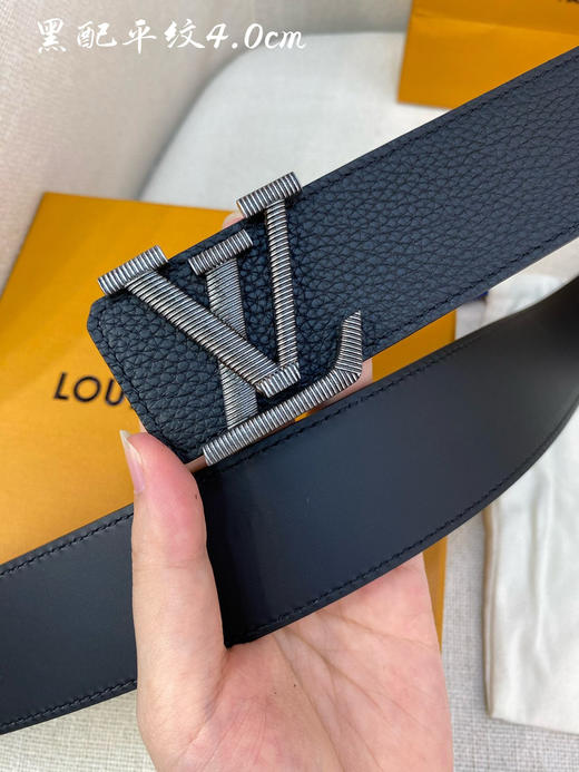 秋冬特惠💰350【LV】男士腰带 男士专柜品质掌纹腰帶 带身宽度4.0cm  配置精钢字母搭扣 商品图5