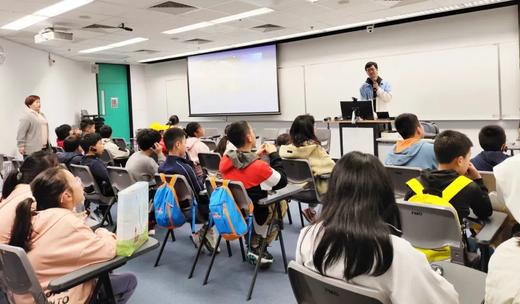 2025寒假《逐梦港深》6天5晚深圳+香港研学营：访学名校港大+学霸分享；香港本土中学插班学习、课堂交流；打卡维港、星光大道；访问大疆无人机公司、 游览海上世界艺术中心…… 商品图6