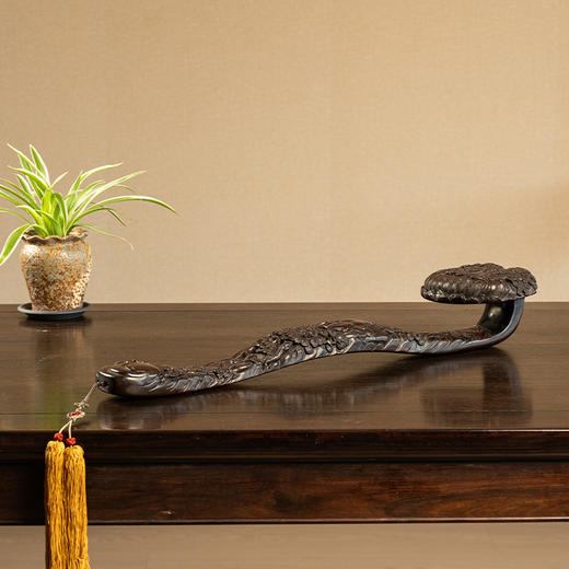 清中期 紫檀满雕人物太平有象大如意 商品图1