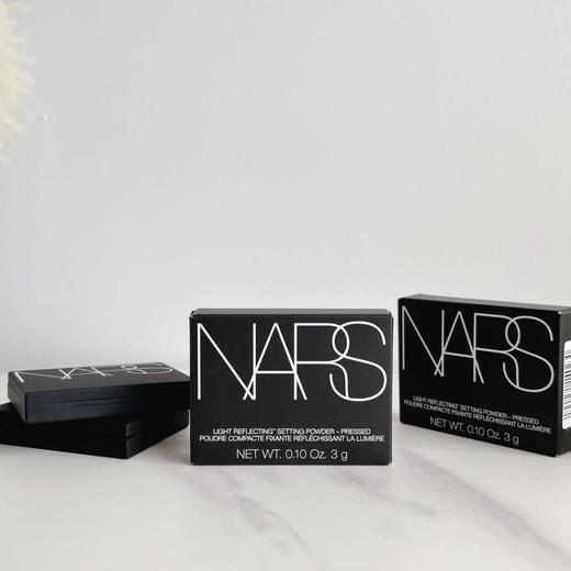 [小滋心选]【活动价￥59】NARS流光美肌轻透蜜粉饼 商品图0