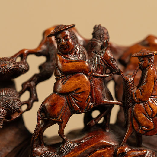 清 黄杨木雕人物出游图山子摆件 商品图2