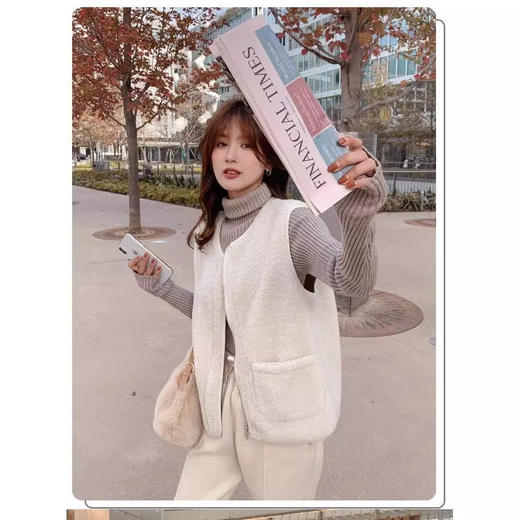 【百搭复古风】秋冬新款羊羔毛绒马夹外穿外套复古风背心女皮毛一体潮马甲厚。ry 商品图3