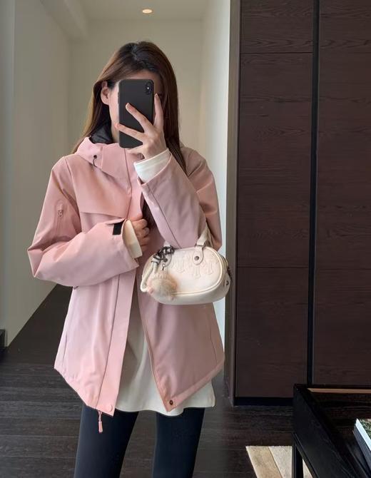 漂亮冲锋衣自由都市与山系功能型防风防雨冲锋衣 商品图0