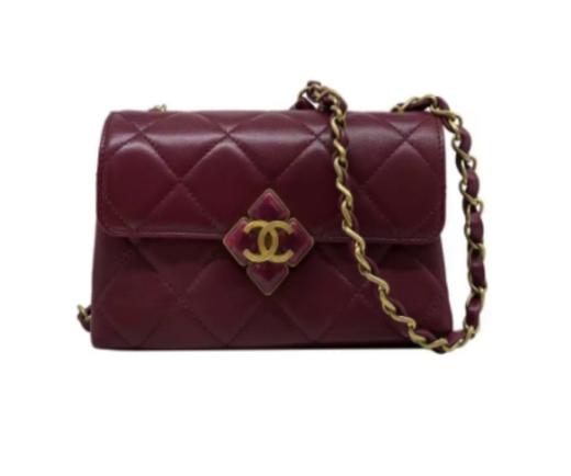 CHANEL香奈儿树脂玻璃与金色金属扣翻盖开合小羊皮 单肩斜挎包 迷你 女款 红色 商品图0