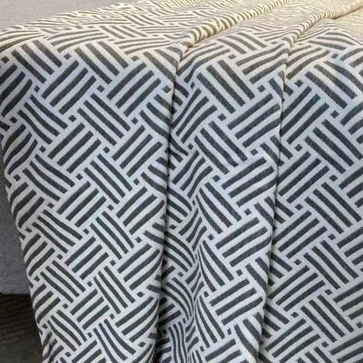 道有机彩棉几何毯 多功能用途 可装饰，可保暖  采用纯天然绿棉制成，不经过印染化学处理，避免对人体皮肤造成刺激和过敏风险 商品图0