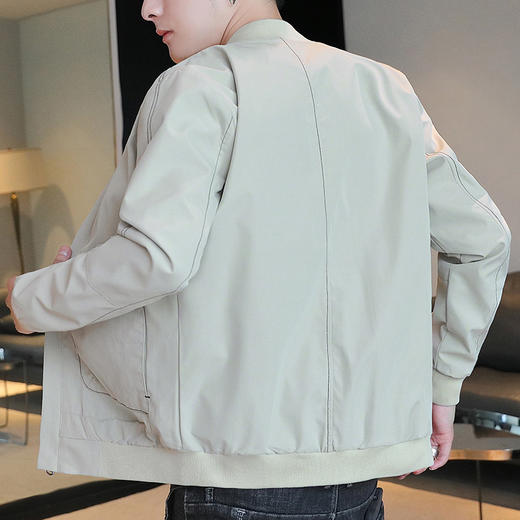 秋季必备🔥品牌直发🚗超硬核夹克😎【真维斯潮流新款立领夹克外套 】 ✅ 上身立挺有筋骨，非常的有型 ✅全新面料更显质感抗皱免烫  商品图2