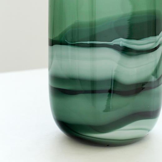 碧轩厂家直销现代创意水墨纹手工玻璃花瓶小口墨绿花瓶装饰花器 商品图4