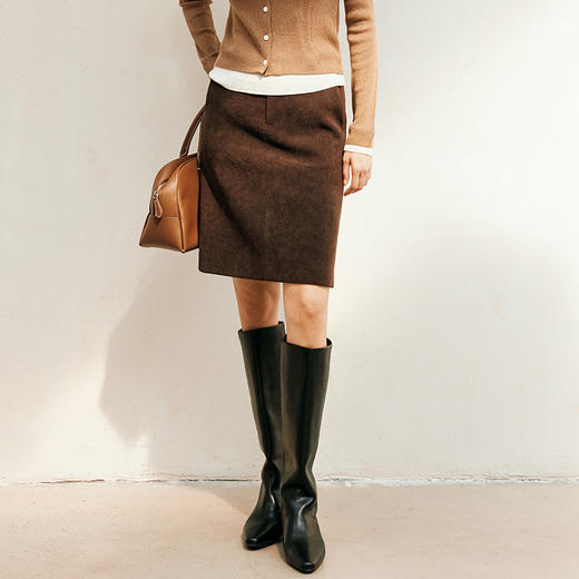 玳莎灯芯绒半身裙2024秋冬新款女韩版简约复古通勤显瘦A字裙短裙  ED34304 商品图0