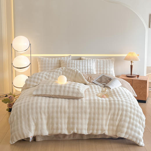 【一套约8斤重】仿兔绒牛奶绒四件套 秋冬保暖御寒渐变色泡泡绒套件 商品图9