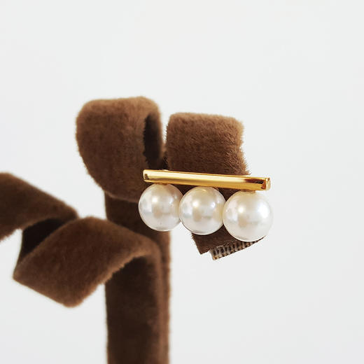 【天然正品】AU750黄金镶天然约6.3MM海水珍珠平衡木造型耳钉女士280924NJM40 现售价：2480 商品图4