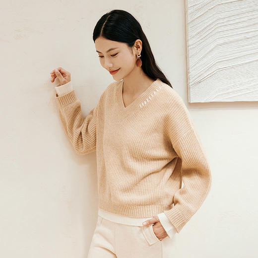 玳莎秋冬新款100%纯羊毛V领针织衫撞色设计感宽松毛衣上衣  ED33313 商品图1