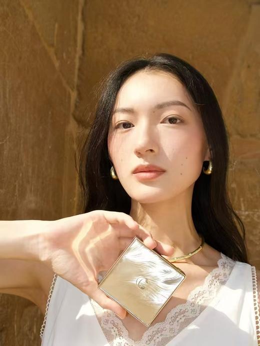 卡姿兰琉光臻致气垫粉凝霜 商品图4