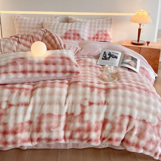 【一套约8斤重】仿兔绒牛奶绒四件套 秋冬保暖御寒渐变色泡泡绒套件 商品图4