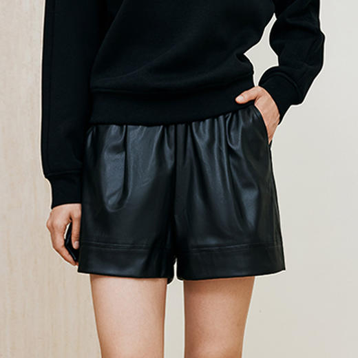 玳莎高腰A仿皮短裤2024冬季新款女装质感时尚肌理感松紧腰休闲裤  ED36101 商品图0