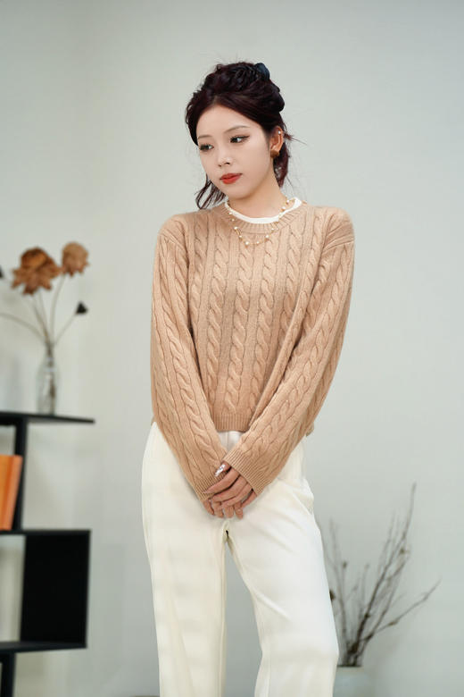 L1【积分兑换】【重磅福利】臣禾 100%山羊绒 E家同款 拼色麻花羊绒衫	JZ244090112  商品图1