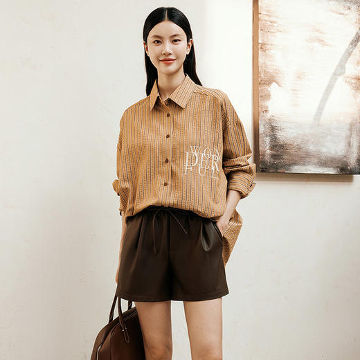 玳莎宽松慵懒风衬衫女2024年秋冬新款时尚叠穿绣花条纹落肩袖上衣  ED31302 商品图0