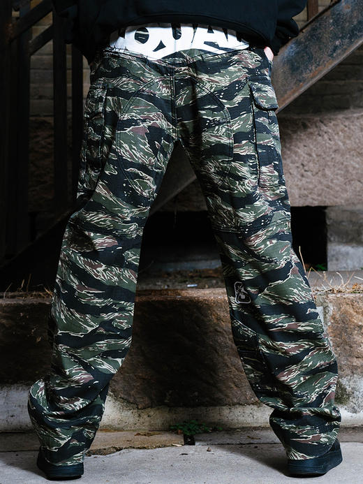 STA2024秋冬款星标小队双燕虎纹迷彩长裤 商品图1