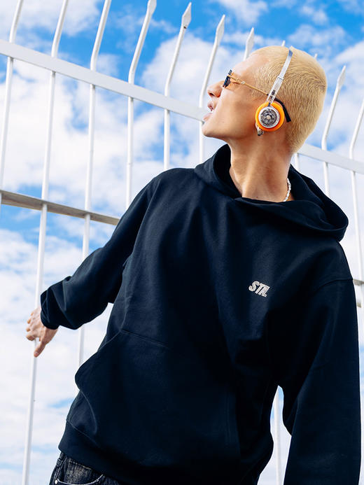 STA2024秋冬款经典基础水晶烫钻纯色帽衫 商品图6