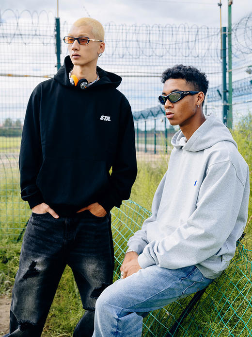 STA2024秋冬款经典基础水晶烫钻纯色帽衫 商品图2