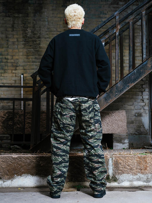 STA2024秋冬款星标小队双燕虎纹迷彩长裤 商品图3