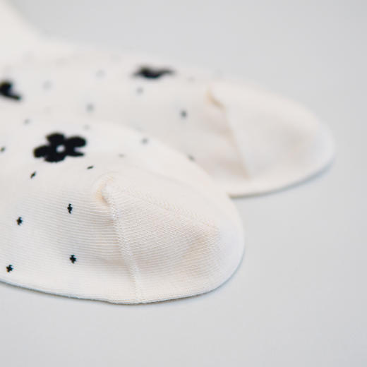 【59元3双】【1双装】女丨碎花圆点时尚女袜中长筒黑白袜子四季棉袜女士袜子棉袜【2412518】 商品图4