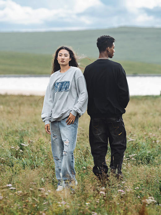 STA2024秋冬款经典基础牛仔贴布刺绣圆领卫衣 商品图1