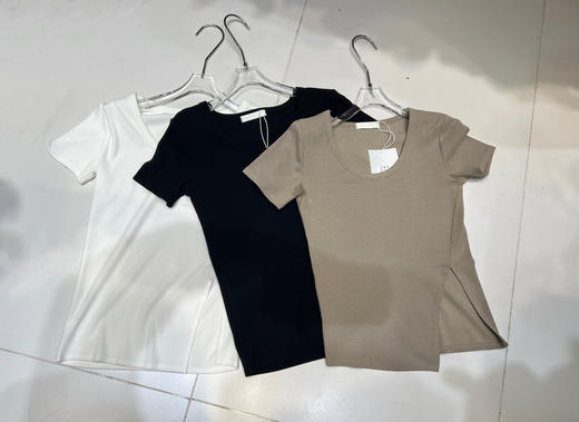 【门店同款】ENJOY2024年夏季螺纹斜开叉上衣 157901940 商品图0