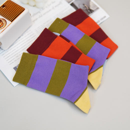 【59元3双】【1双装】女丨女袜彩色粗条无骨潮袜中筒袜子时尚棉袜女袜子【2412521】 商品图3