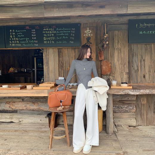 【99元任选2件】新品现货秒杀！卖完下架不再补 ！微信粉丝打折价！！设计感下摆开叉深灰色条纹高领打底衫 商品图4