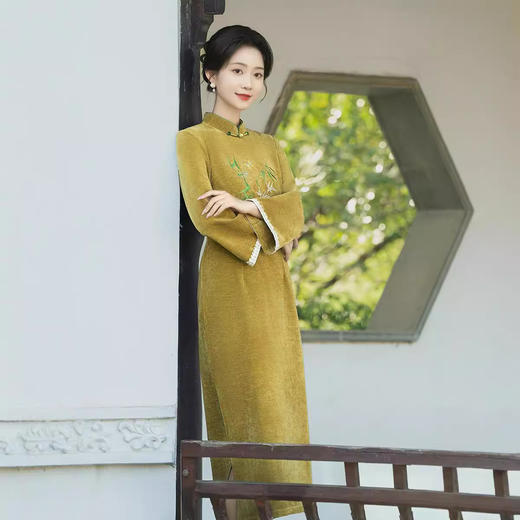 2024秋款长款复古文艺黄色改良年轻款旗袍QMR 商品图4