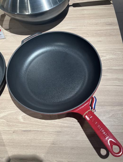 【5折清货】法国猎人进口珐琅铸铁锅平底煎烤锅28cm圆形烤锅电磁炉燃气炉通用 商品图3