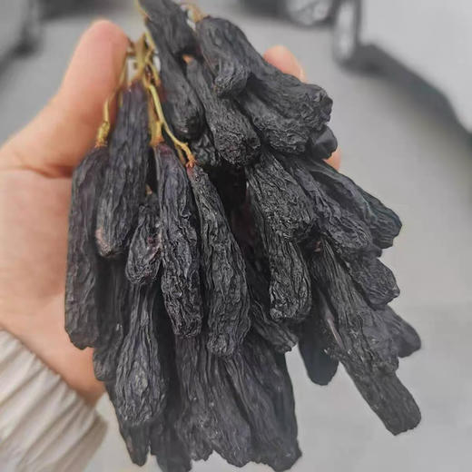 （带枝干）美人指超特级蓝宝石葡萄干 新疆吐鲁番产区 新疆直发 商品图0