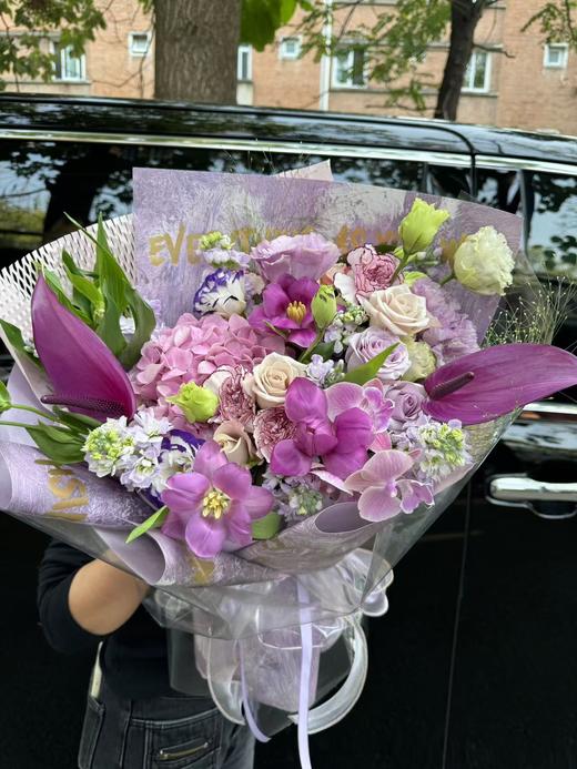 绣球郁金香蝴蝶兰混搭花束 商品图2