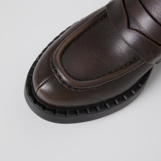 ROMI STUDIO“复古英伦”擦色小牛皮拼羊皮厚底乐福鞋 RW24LP30468 商品图2