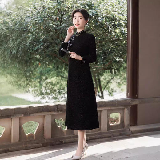 2024秋款日常改良复古黑色长款旗袍QMR 商品图0