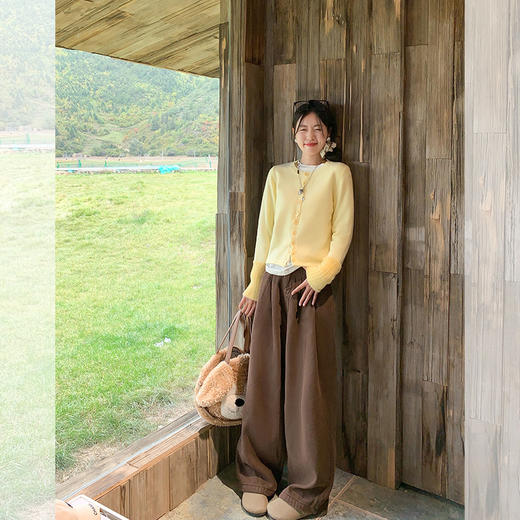 <曾小咸推荐>韩系小清新黄色袖口拼接系扣毛衣 商品图4