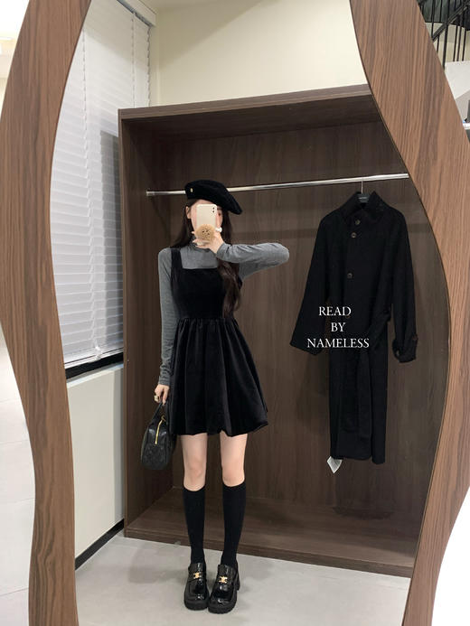 Read Nameless /圣诞丝绒裙系列  小飞袖/收腰款  2024/10/28 商品图5